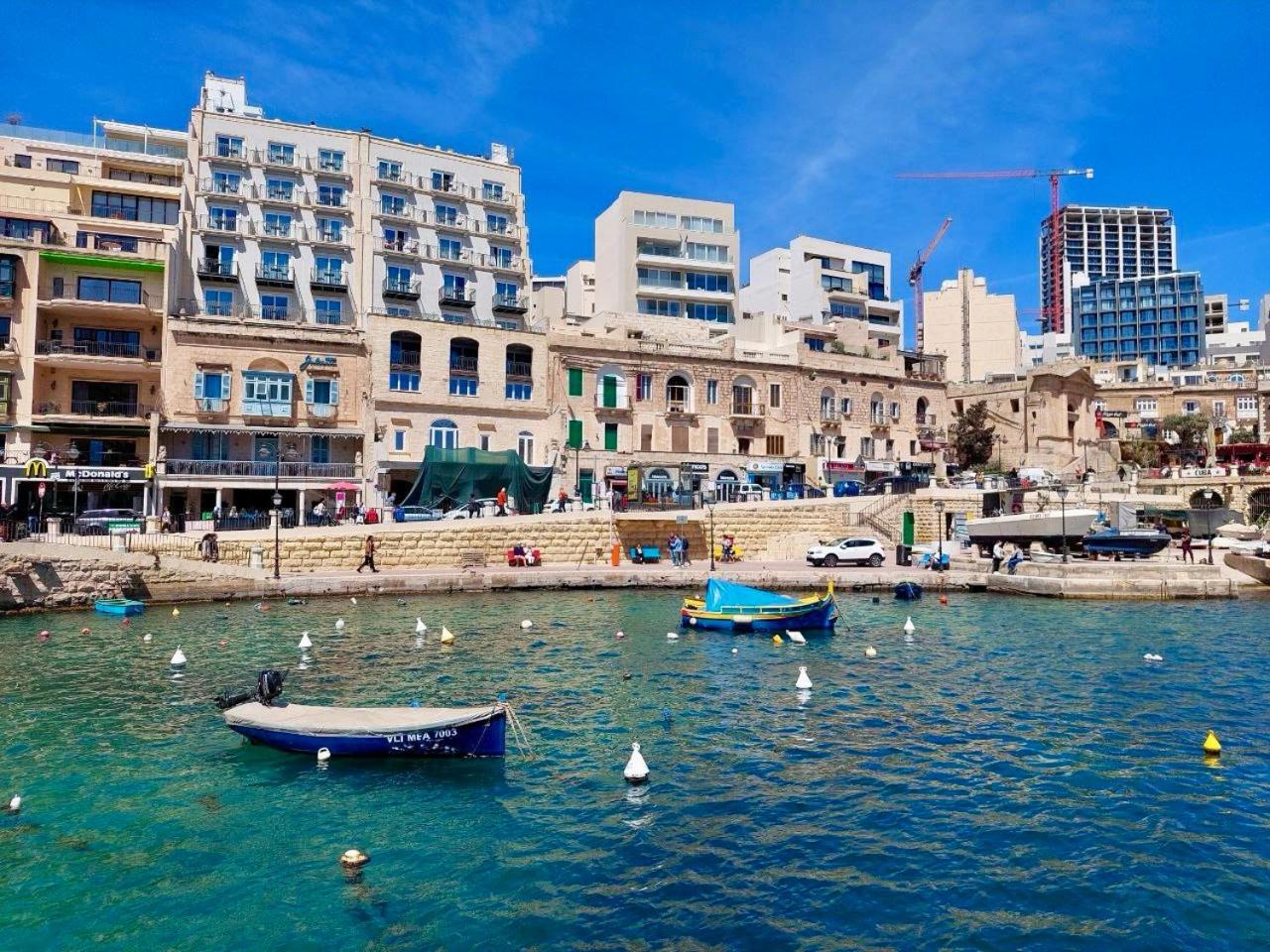Malta Crown Guesthouse St. Julian's Exteriör bild