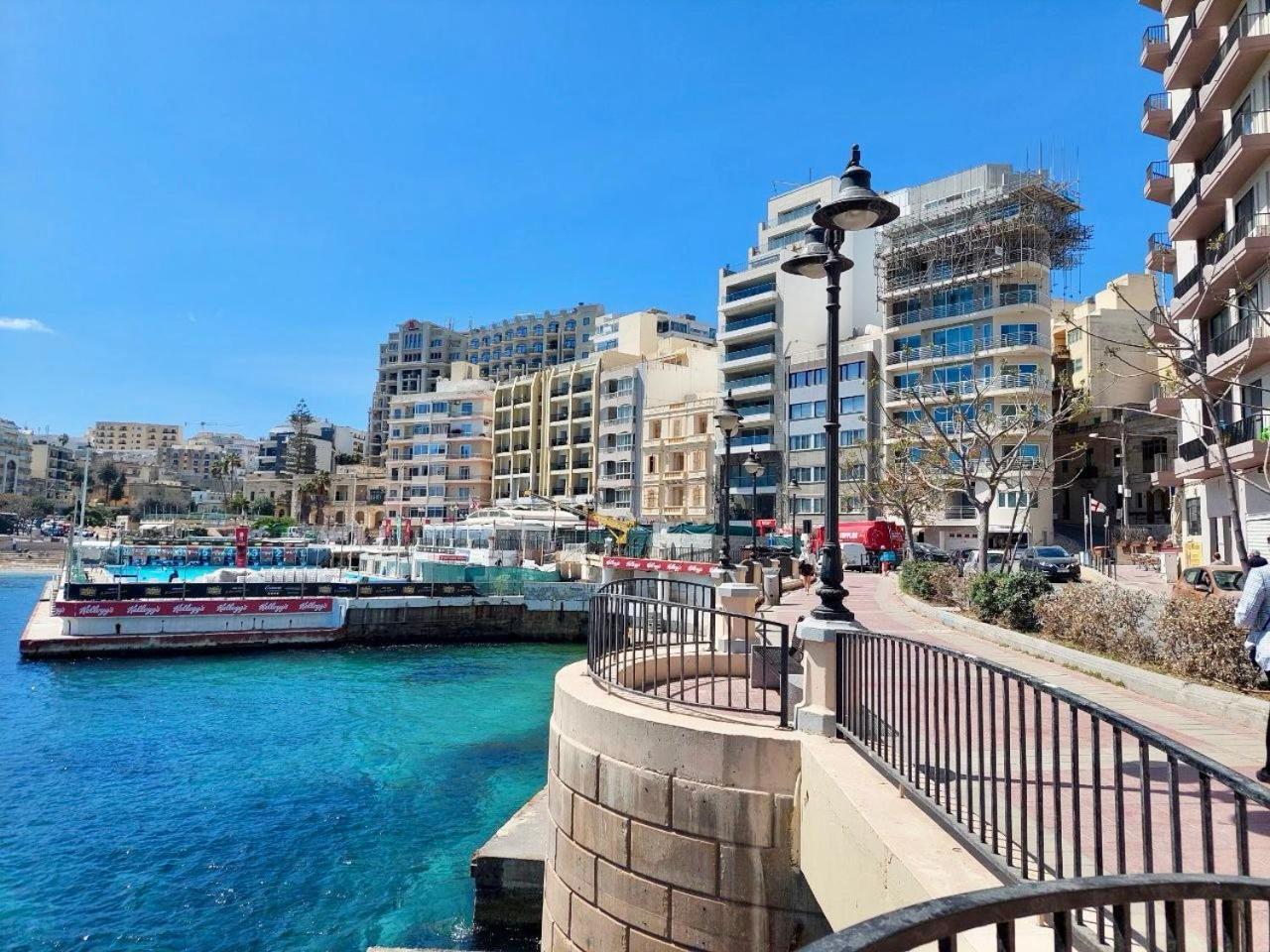 Malta Crown Guesthouse St. Julian's Exteriör bild
