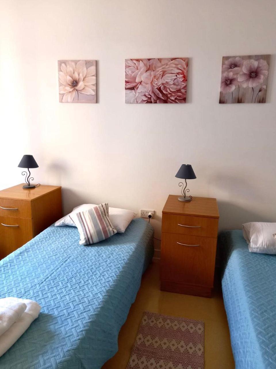 Malta Crown Guesthouse St. Julian's Exteriör bild